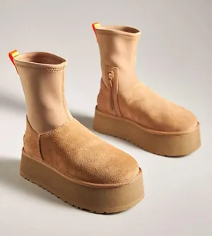 UGG Classic Dipper Stretch Boots size 8 thumbnail 2