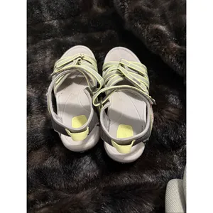 TEVA GREEN & YELLOW Strappy Hook & Loop SANDALS SN4266 Size 7 thumbnail 3