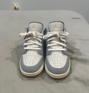 Nike Jordans thumbnail 4