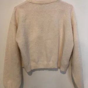 BCBGeneration cropped fuzzy sweater large thumbnail 3