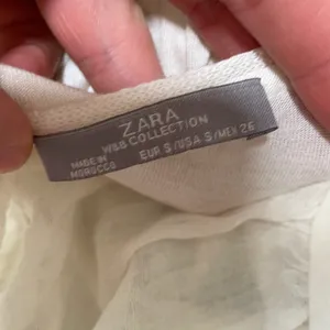 NWOT Zara white v neck baby doll long sleeve top / shirt/ blouse! thumbnail 4