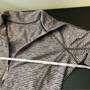 Lululemon Race Your Pace 1/2 Zip Gray Purple Striped‎ 4 thumbnail 13