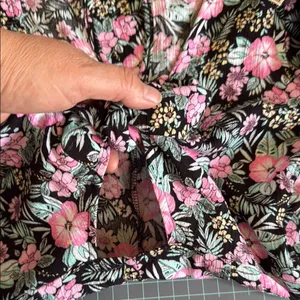 Aeropostale live love Dream Black and Pink romper with Floral Print NWT thumbnail 4