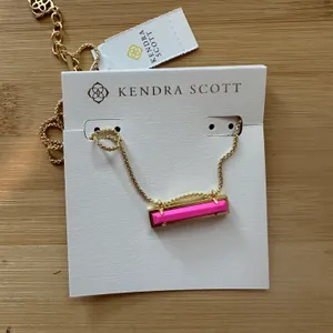 Kendra Scott gold Magenta Leanor Necklace thumbnail 1