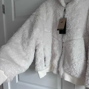 Nike Women's Essential Loose‎ Sherpa Bomber Jacket NWT thumbnail 7