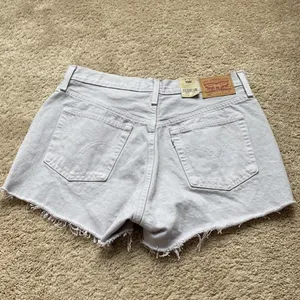 Levi’s 501 Shorts‎ High Rise Cutoffs Denim 100% Cotton Washed Lilac Size 32 thumbnail 9
