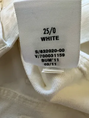 GAP White Button-Front Denim Shorts thumbnail 4