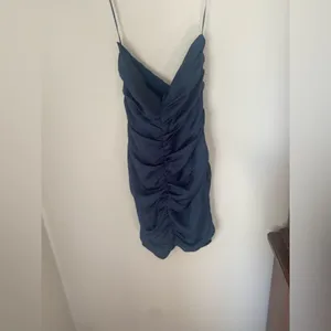 Le Lis Collection Navy Ruched Halter Cutout Mini Dress NWT Size M thumbnail 6