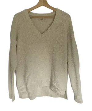 Ugg V-Neck Fleece Pullover Sweater M Cream Women Soft Knit thumbnail 1