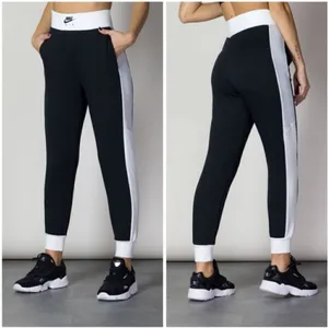 NWT Women's Nike Air Sportswear Black Pants Joggers C19‎ thumbnail 2