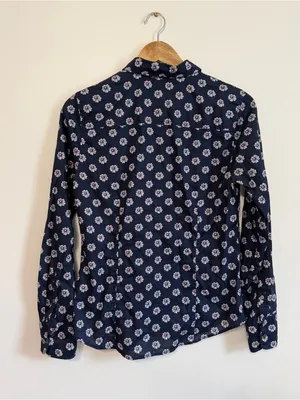 J. Crew Long Sleeve Perfect Button Down Shirt Floral Size 8 Navy Blue Top thumbnail 5