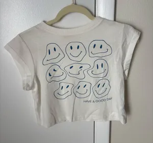 24Colours Smiley Face Cropped Tee White thumbnail 1
