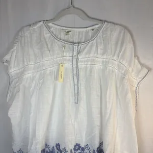 Max Studio London White Floral Sleeveless Top Size Medium NWT thumbnail 2