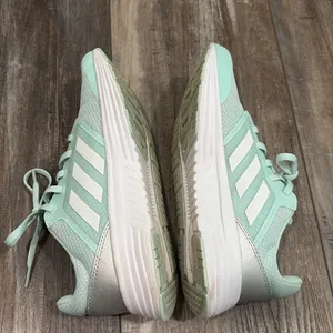 Adidas cloud foam running shoes- mint green size 10 thumbnail 4