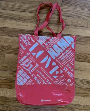 ♥️NEW Lululemon Reusable Shopping Bag Tote♥️ ~Lg FREE with a Lulu purchase thumbnail 1