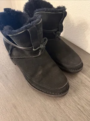 UGG Women Black Suede Shearling Lined Tie Ankle Boots Size 8 thumbnail 3