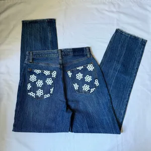Abercrombie the 90s straight ultra high rise Jean with floral pockets size 29/8 thumbnail 2