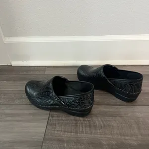 Dansko Professional Black Tooled Clog Size 38   thumbnail 5