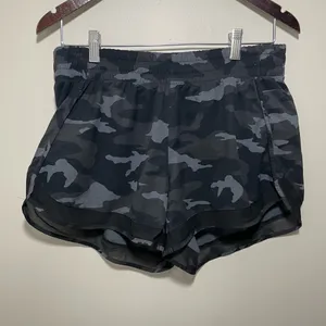 Athleta Printed Mesh Racer Run Short 4” thumbnail 5