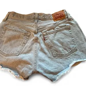 Levis 501 XX cut off distressed denim shorts shot pants daisy dukes Size W 29. thumbnail 2