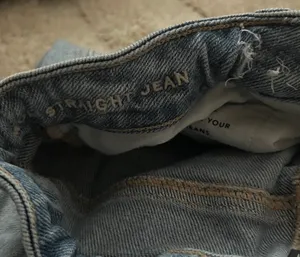American Eagle Outfitters Mom Straight Jeans thumbnail 4