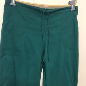 Scrub Star Women’s Medium Size Scrub Pants Green Color thumbnail 2