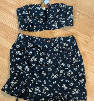 American‎ Eagle Silky Mini Skirt and AE Super Cropped V Neck Halter Top NWT thumbnail 1