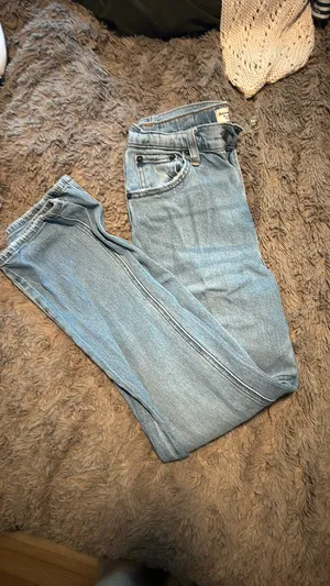 Abercrombie Jeans Ultra High-Rise Ankle Straight thumbnail 2