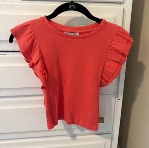 Zara Coral Ribbed Knit Top with Ruffle Cap Sleeves thumbnail 1