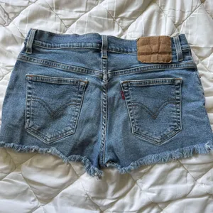 Levi Jean shorts thumbnail 2