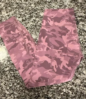 Lululemon Wunder Under Leggings 25" thumbnail 1