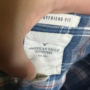 American Eagle blue plaid boyfriend S button down shirt thumbnail 3