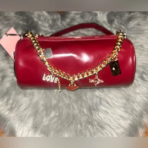 JUICY COUTURE "Loves Comes Softly" Shoulder Bag Deep Red Barrel Style With Charm thumbnail 4