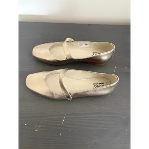 TOMS Mary Jane Bianca 8.5 Gold Metallic Leather Square Toe Ballet Flat Shoes thumbnail 14