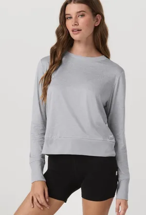Vuori Women’s Daydream Crew Shirt Longsleeve in Light Heather Grey S thumbnail 1