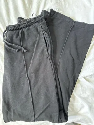 H&M Sweatpants thumbnail 1