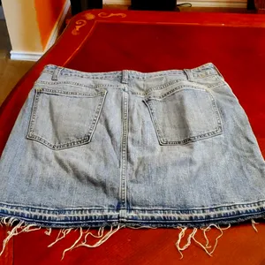 Old Navy Distressed Navy Denim Mini Skirt Size 12 thumbnail 6