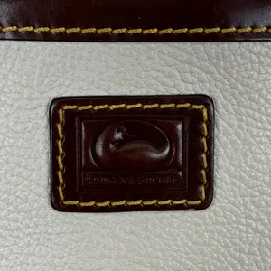Dooney & Bourke Cream Pebbled Leather Wristlet Pouch Brown Trim‎ Duck Logo READ thumbnail 2