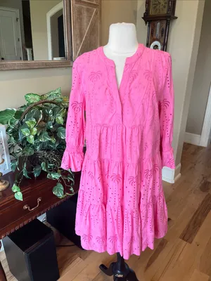 crown & ivy Bright Pink Eyelet Tiered Midi Dress thumbnail 4