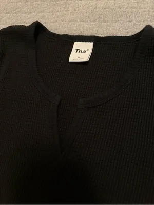Aritiza TNA Waffle Tee Black Size M thumbnail 4
