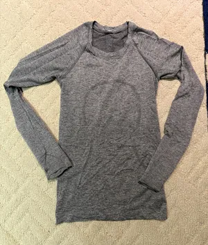 Lululemon Long Sleeve Swiftly Tech thumbnail 1