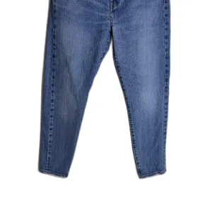 Levis Wedgie Jeans Womens 28 Blue High Rise Straight Leg Button Fly Denim thumbnail 3