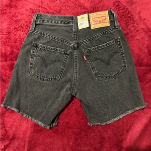 Levi's Charcoal Distressed‎ Denim Shorts thumbnail 4