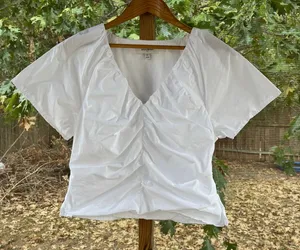 Banana Republic Women's White Fitted Poplin Top Size 10 thumbnail 1