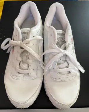 Reebok Classic White Sneaker in 7.5‎ thumbnail 1