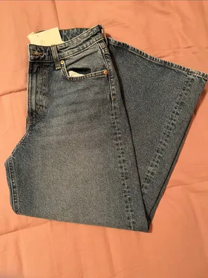 NWT High-Rise Wide Leg Cropped Jeans thumbnail 3