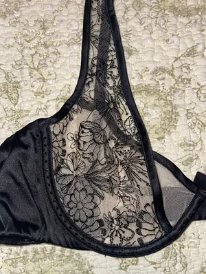 Victoria’s Secret Floral Plunge Bra thumbnail 6