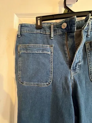 Free Assembly Women's High Rise Patch Pocket Flare Jeans thumbnail 3