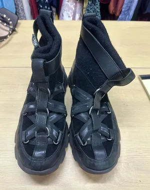 UGG Puff Momma Lakes and Lights Winter Sneaker Ankle Boots Size 9 EUC thumbnail 1
