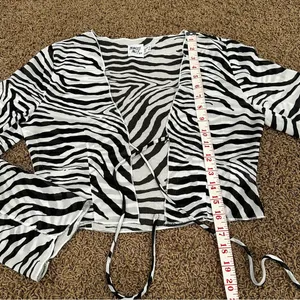 Princess Polly size 4 zebra top thumbnail 5